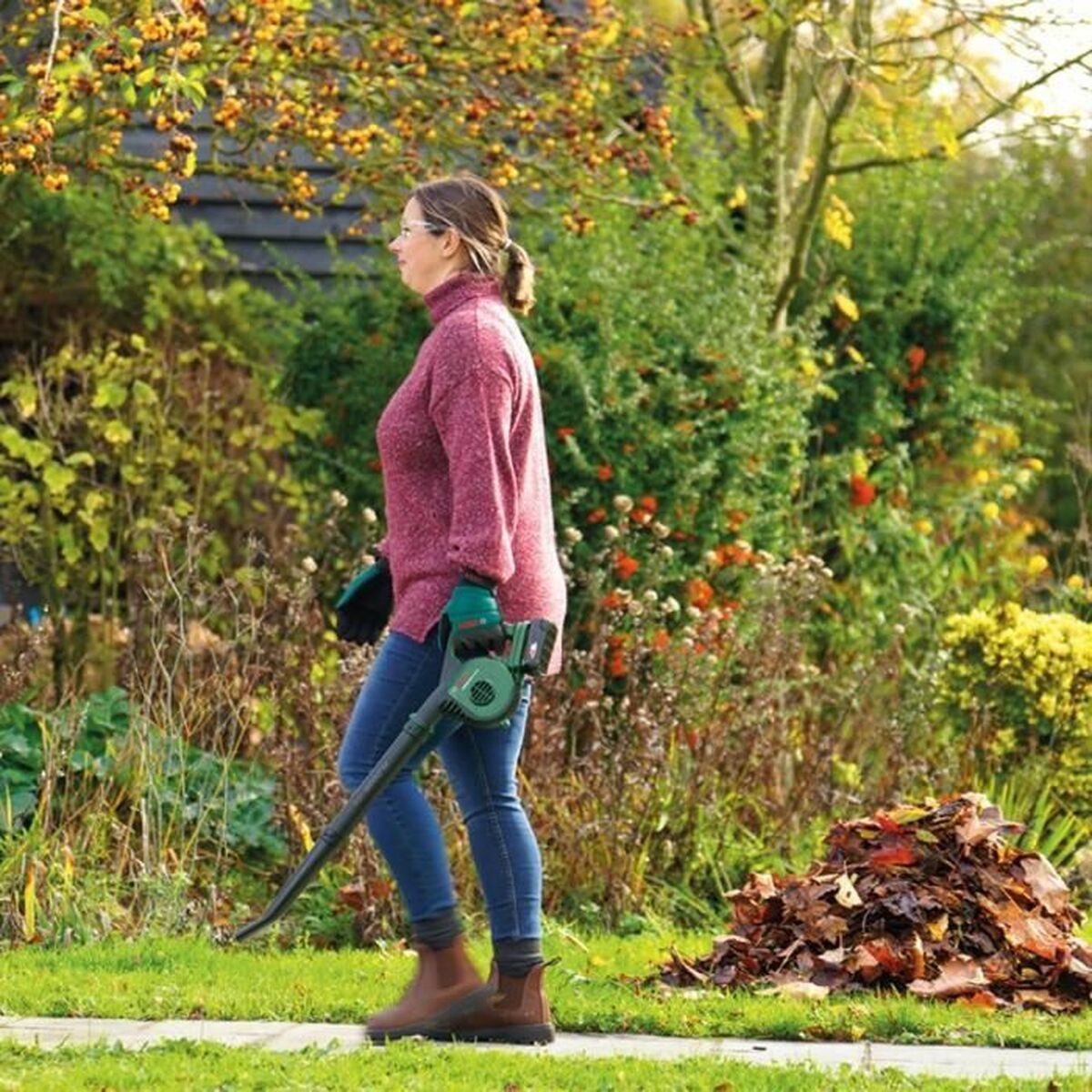 Blåser BOSCH UniversalLeafBlower 18V-130 18 V